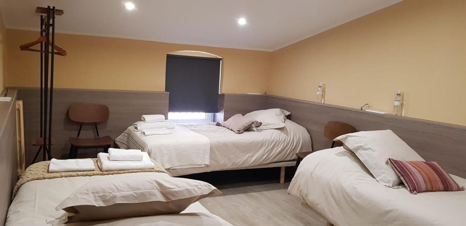 Bed and Breakfast Cal Duran Esparreguera Habitación foto